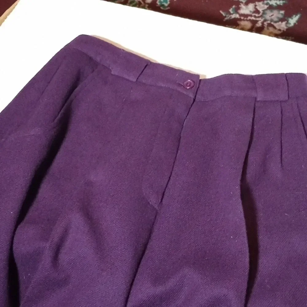 Savannah size six long women's dress pants 100% wool
